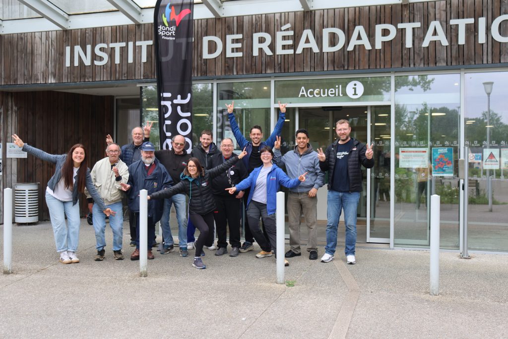 Rachel Gueguen, accompagnée de l'équipe Handisport pour les Olympiades adaptées de l'Institut de Réadaptation du Cap Horn
